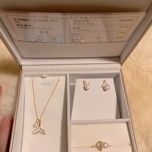 14K Gold Freshwater Pearl with fritillary Mermaid Tail Set (NEW)